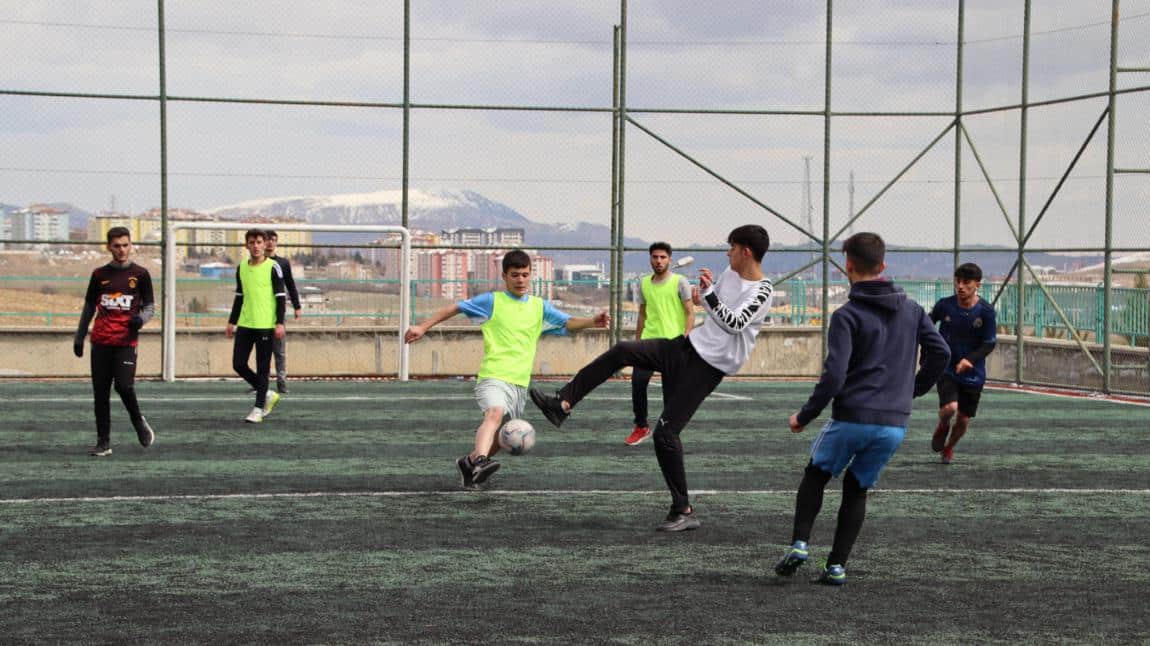 Okulumuz Sınıflar Arası Futbol Turnuvası Düzenlendi